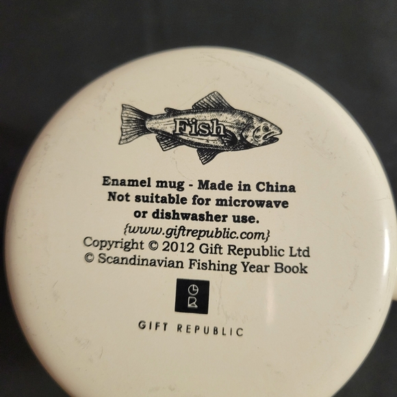 Gift Republic Fish-Themed Cream Mug - Picture 4 of 4